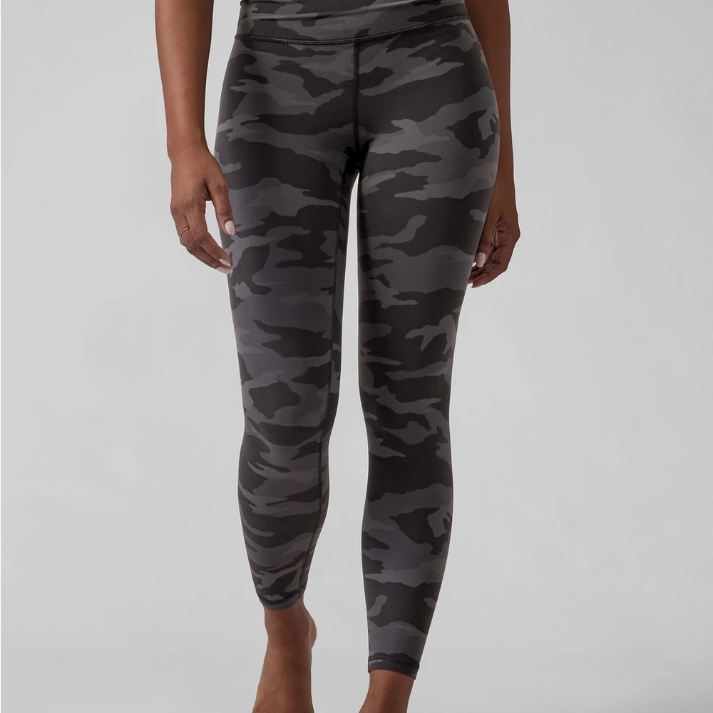 Athleta Camouflage Leggings 7/8 Tight
